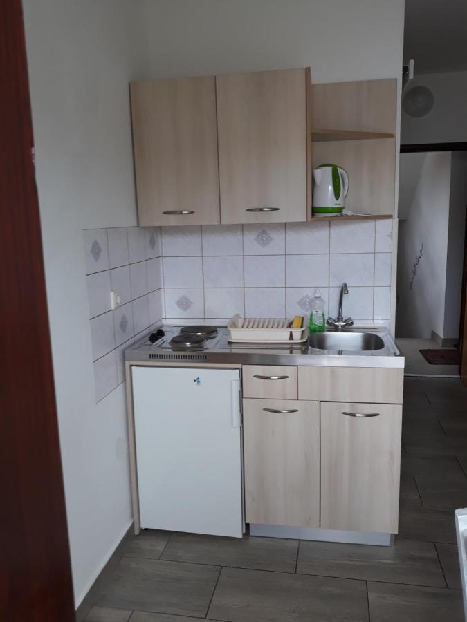 Apartments Barcarola Паг Екстериор снимка