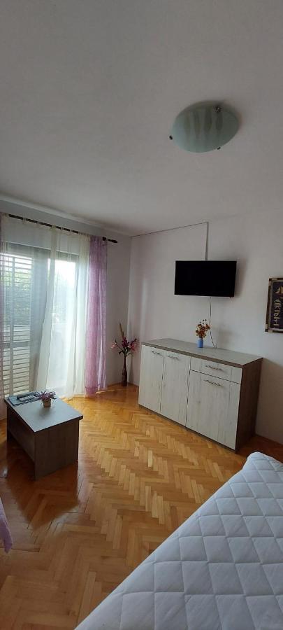 Apartments Barcarola Паг Екстериор снимка