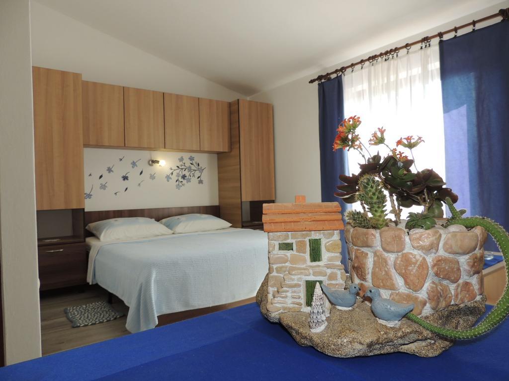 Apartments Barcarola Паг Екстериор снимка