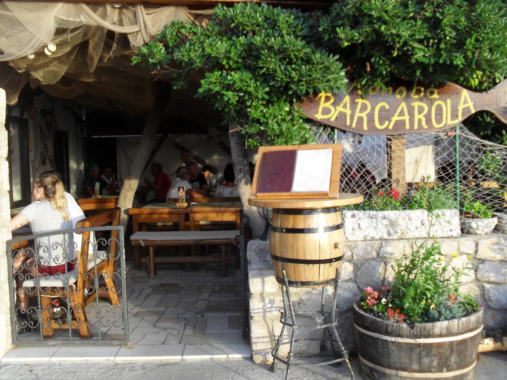 Apartments Barcarola Паг Екстериор снимка